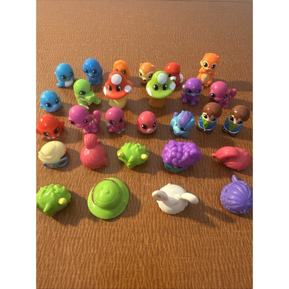Squinkies Lot Of 28 Animals, People, Hats, More‎
